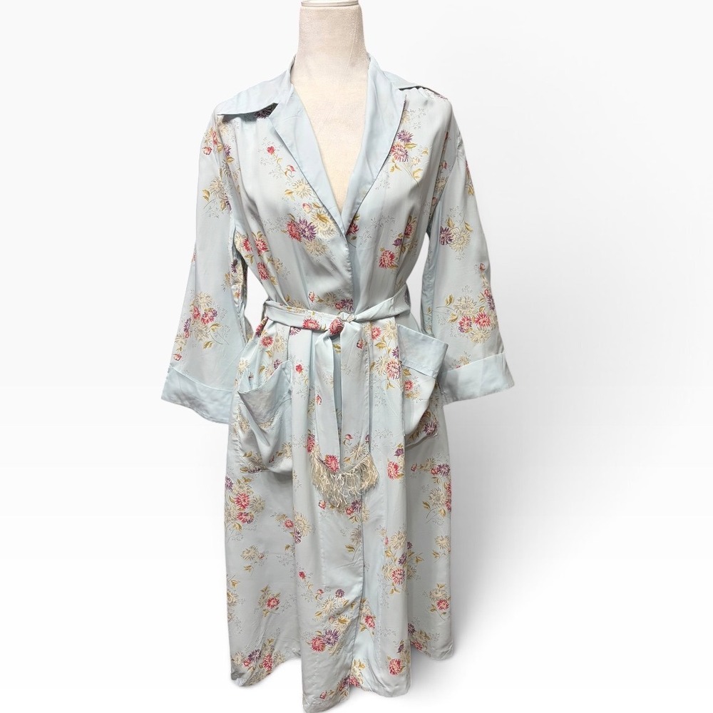 Vintage 1940s Japanese Silk Light Blue Floral Robe w/Fringed Belt Women One Size